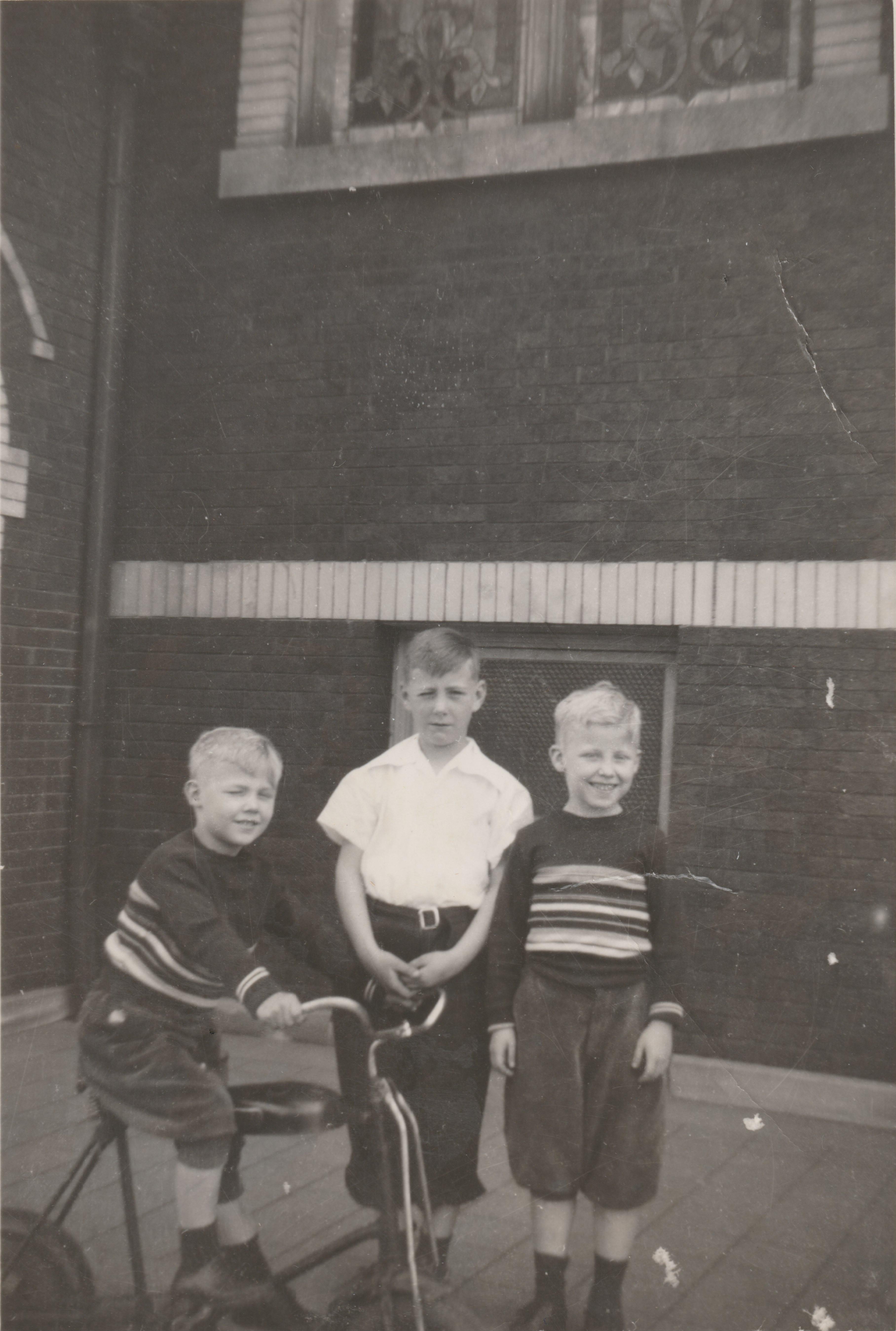 george swanson (pictured middle) - paul swanson (L) - jack swanson (R).jpeg